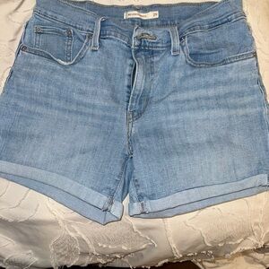 Levi’s shorts